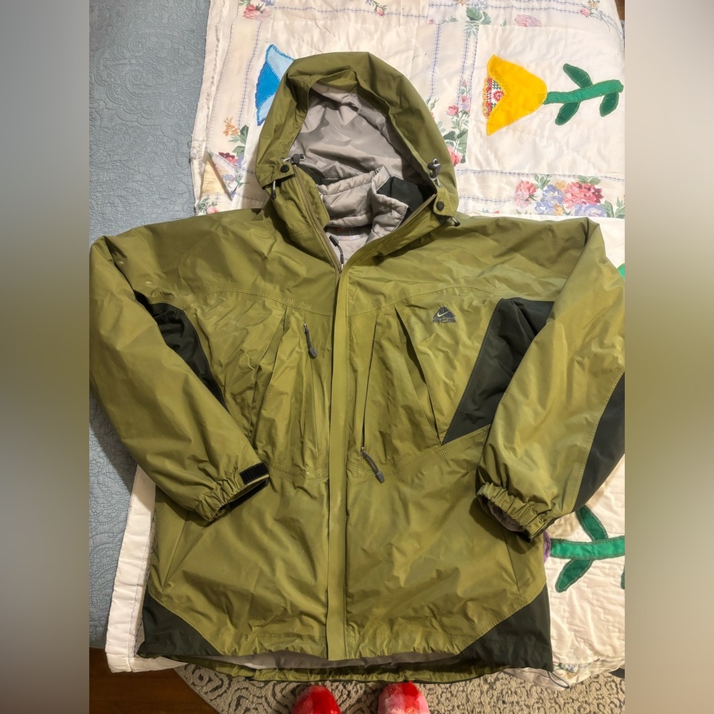NIKE ACG 2 layer thermal layer winter jacket